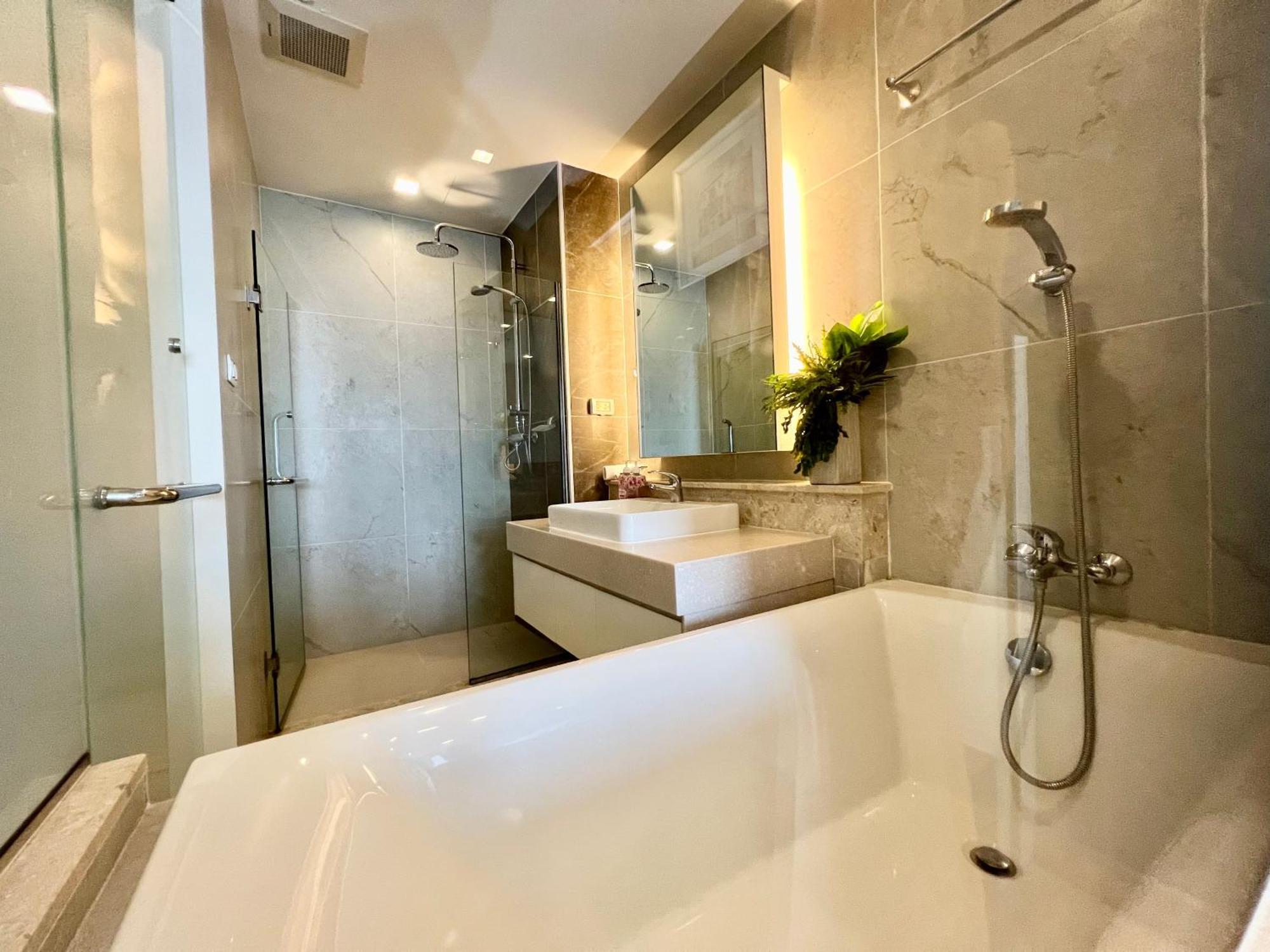 Cozy Luxury @ The Astra Appartamento